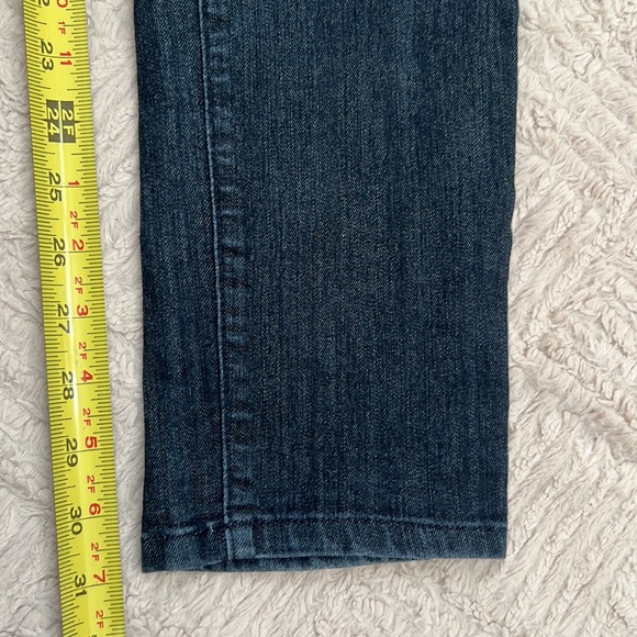 AKIRA Chicago dark wash jeans Size 5 EUC - Picture 14 of 16